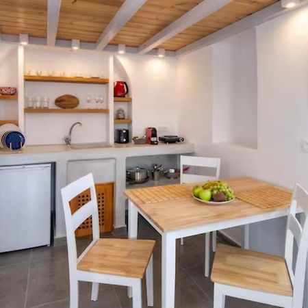 Petit Village Fira  Bagian luar foto