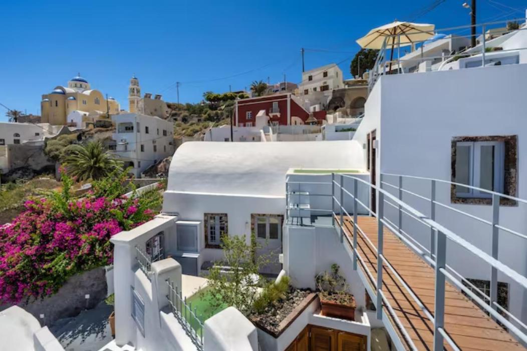 Petit Village Fira  Bagian luar foto