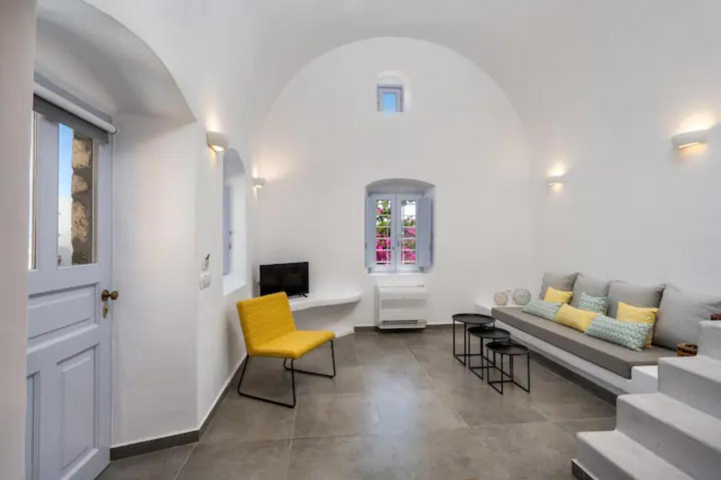 Petit Village Fira  Bagian luar foto