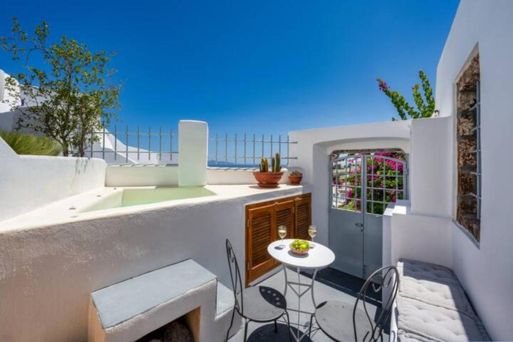 Petit Village Fira  Bagian luar foto